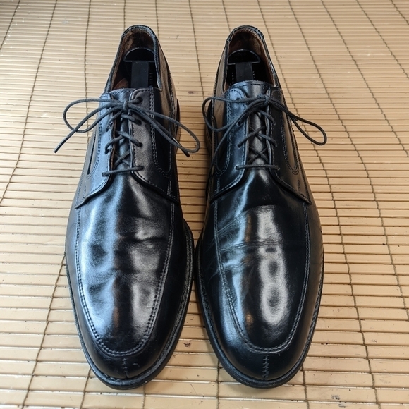 Allen Edmonds \
